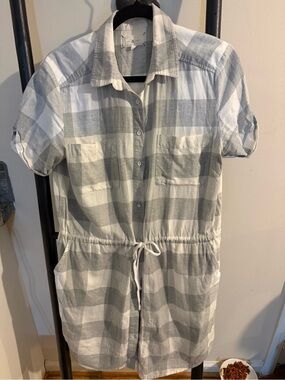 Lou & Grey Gray and White Plaid Button-Front Drawstring Shirt